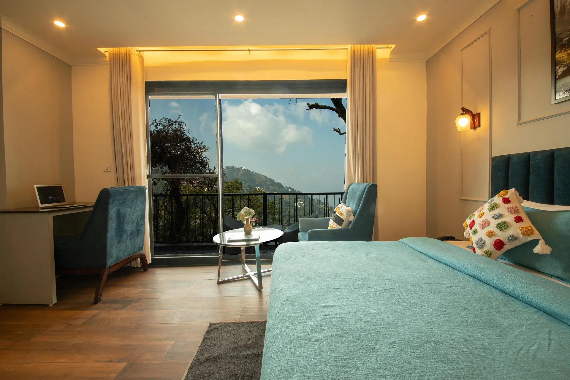 Perfectstayz Premium Westend @ Mall Road Room