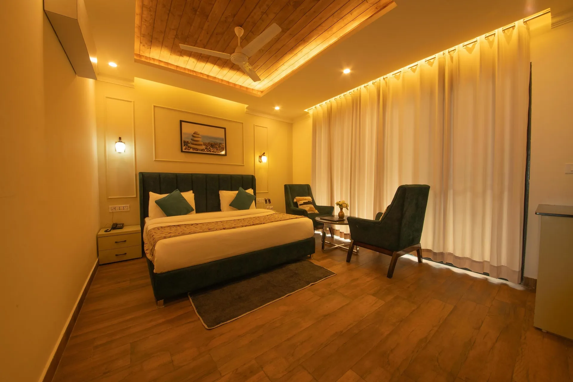 Perfectstayz Premium Westend @ Mall Road Room