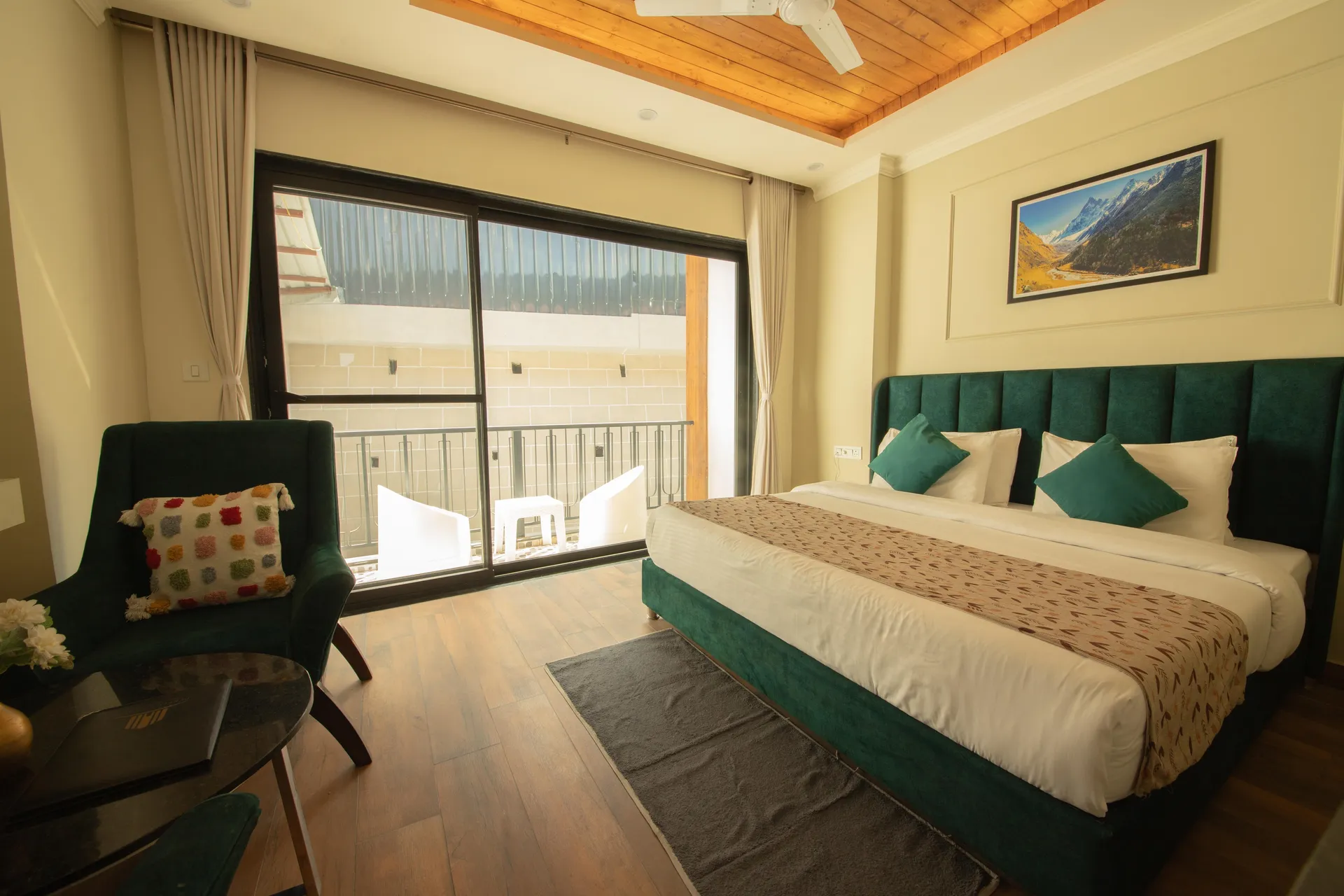 Perfectstayz Premium Westend @ Mall Road Room