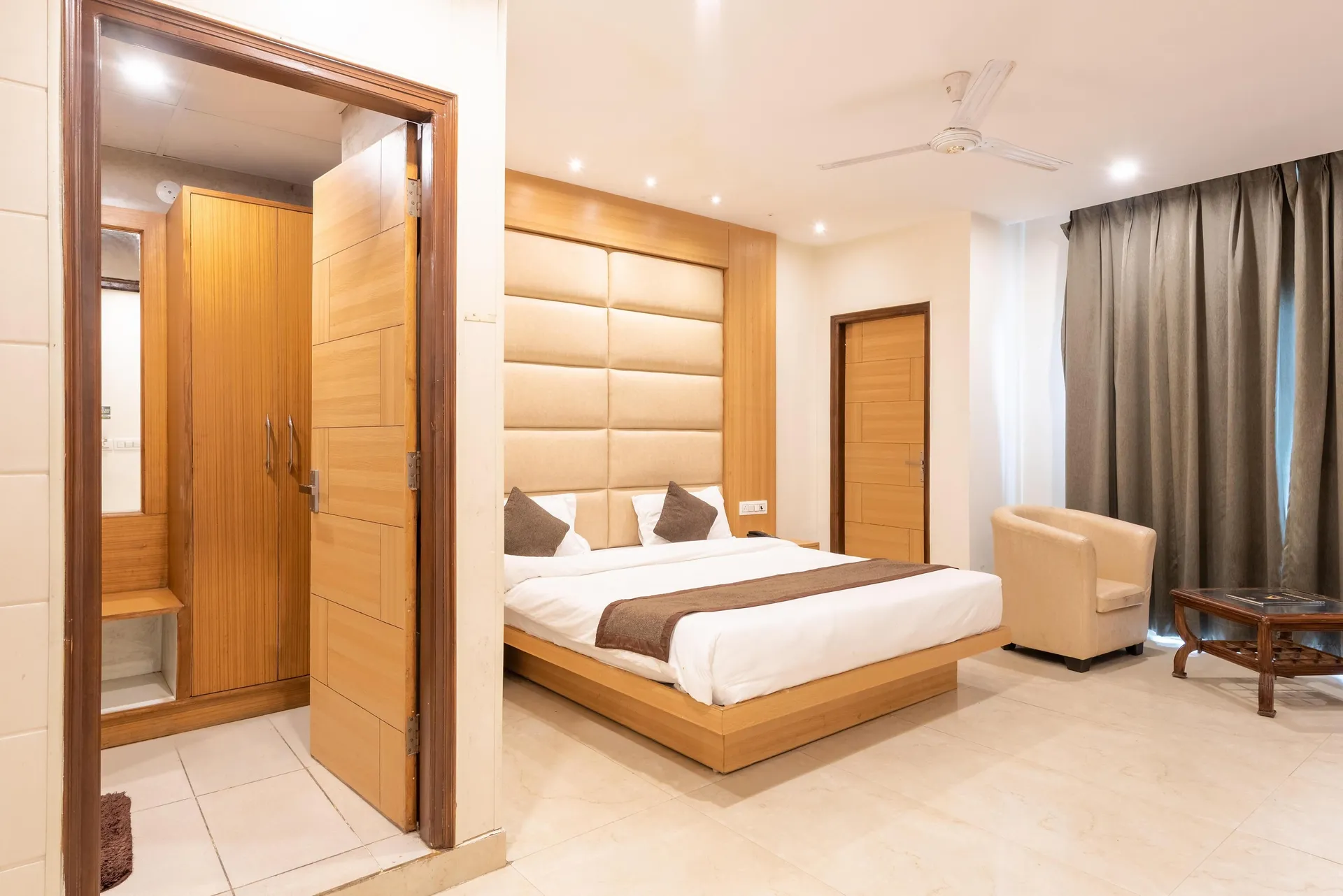 Shining hills by Lawrence Hotels Room