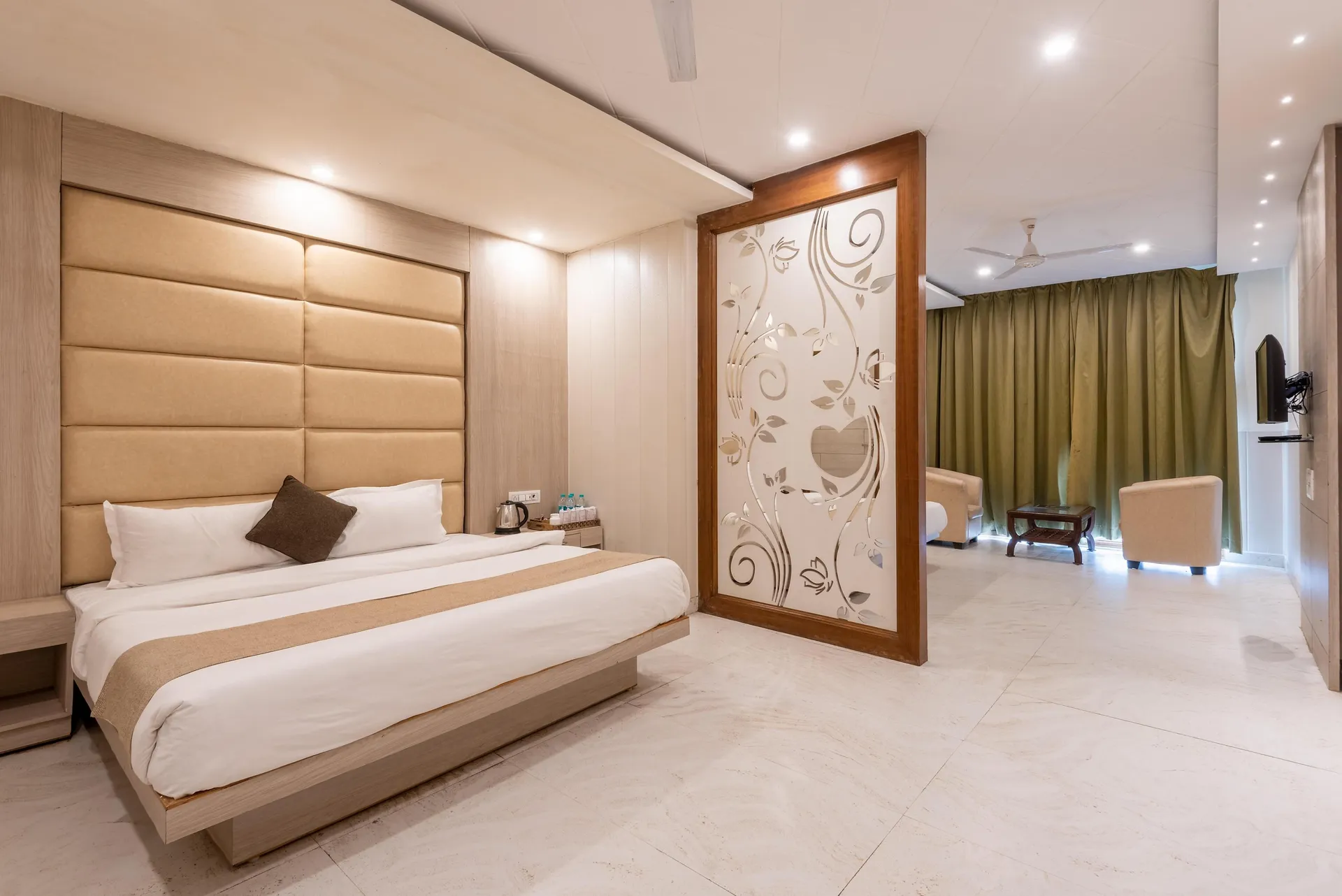 Shining hills by Lawrence Hotels Room