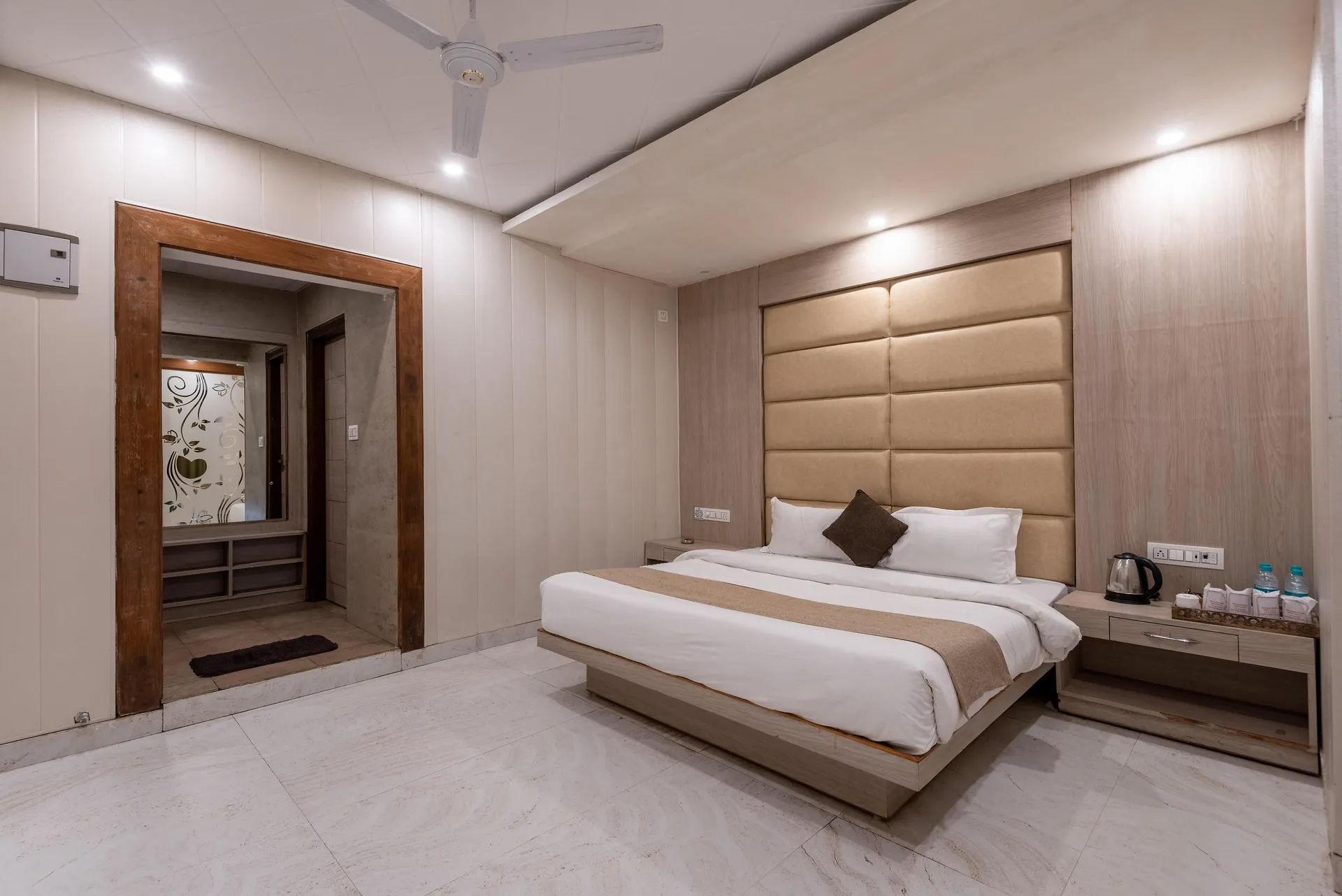 Shining hills by Lawrence Hotels Room