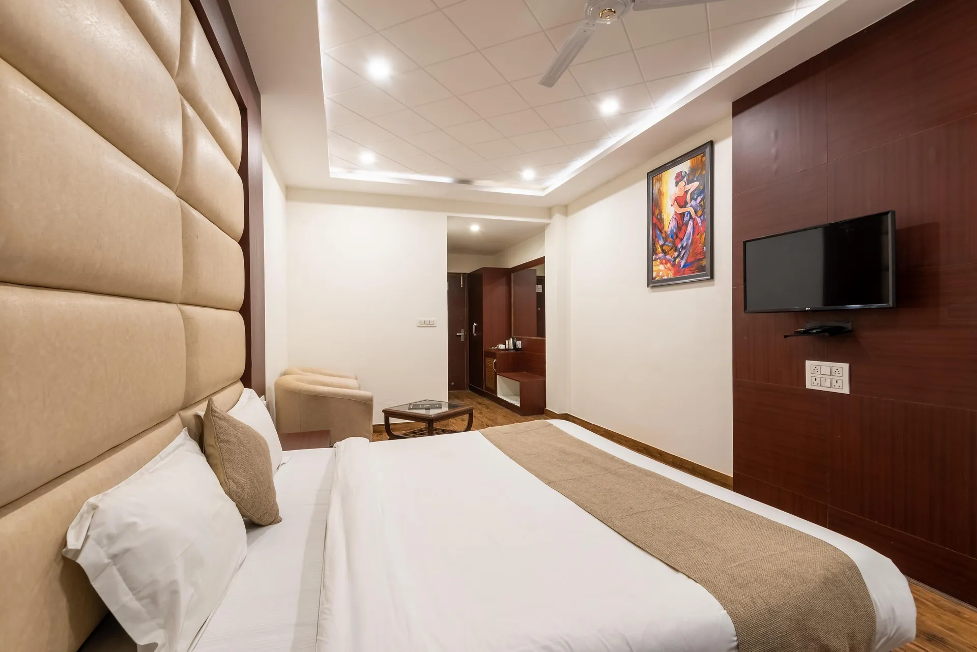 Shining hills by Lawrence Hotels Room