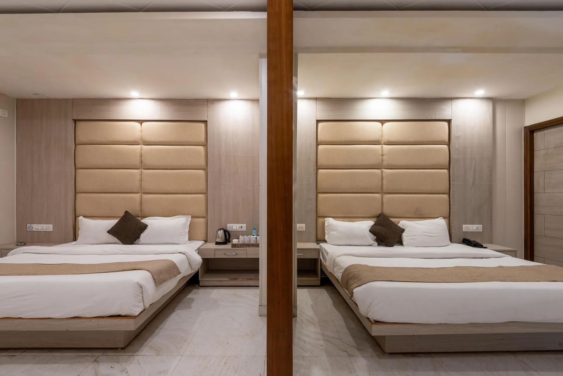 Shining hills by Lawrence Hotels Room