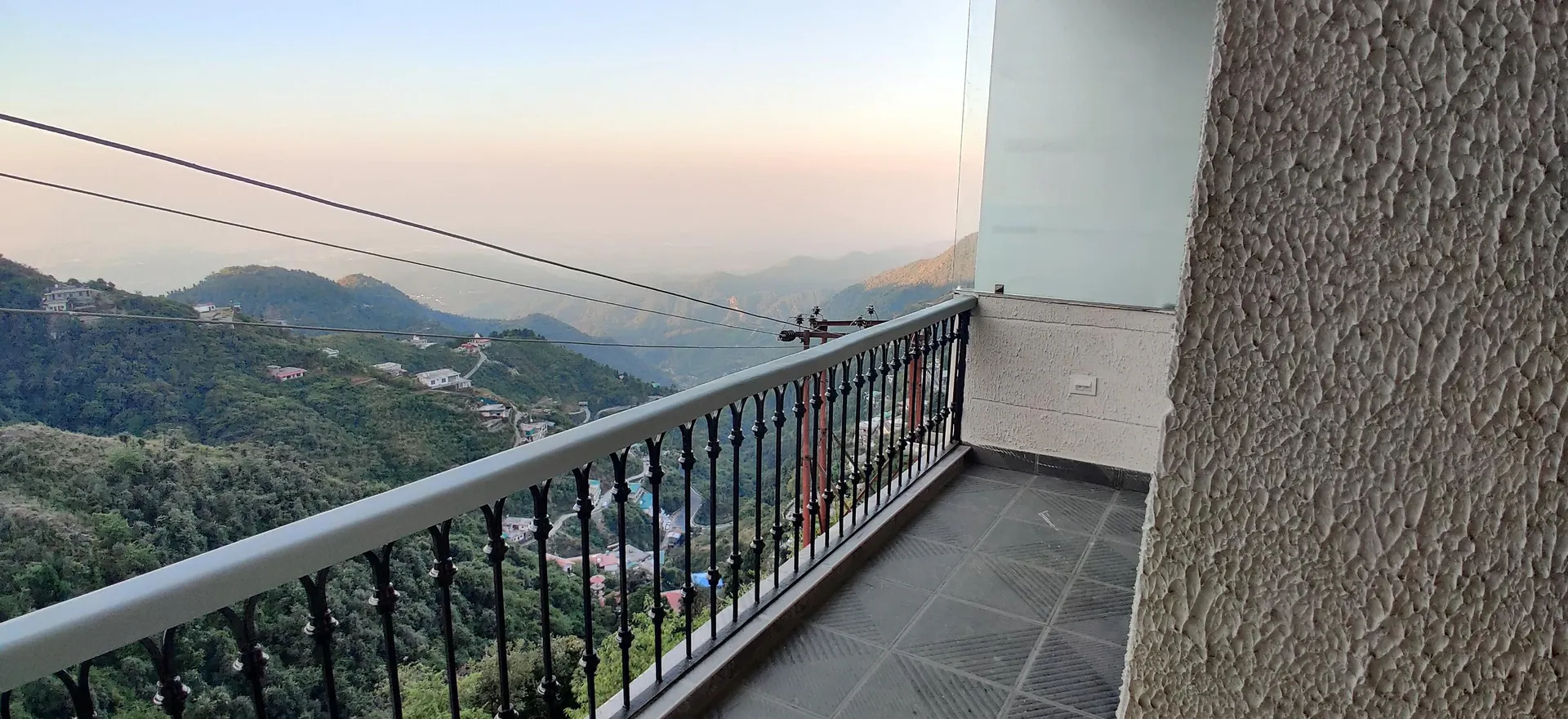 Shining hills by Lawrence Hotels Room