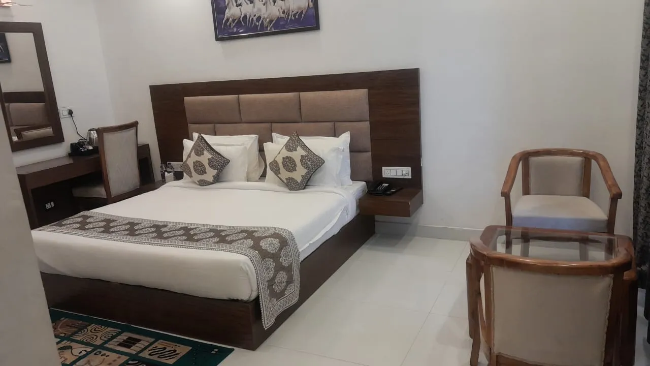 Shivalik Hills Mussoorie Room