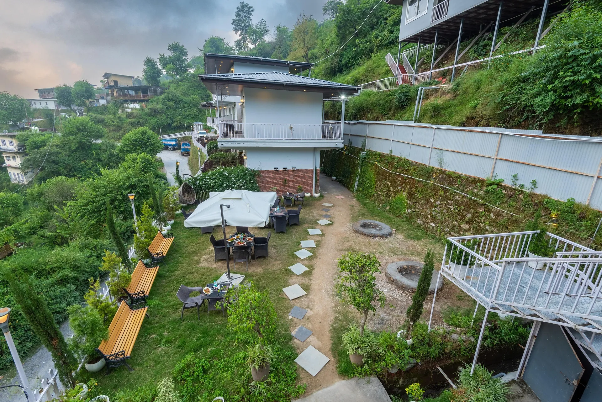 SL Manor Resort by Lawrence Hotels Garden