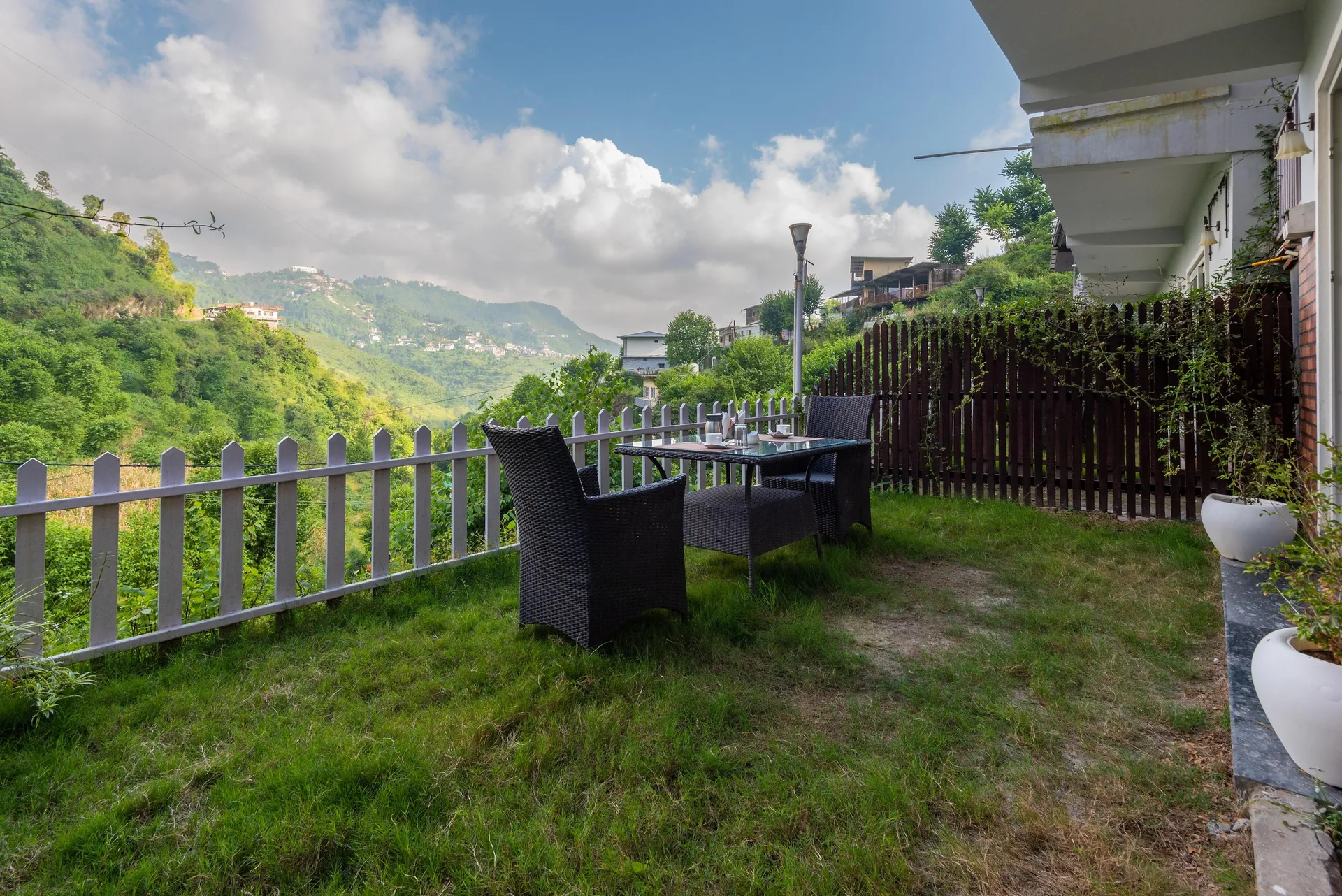 SL Manor Resort by Lawrence Hotels Room