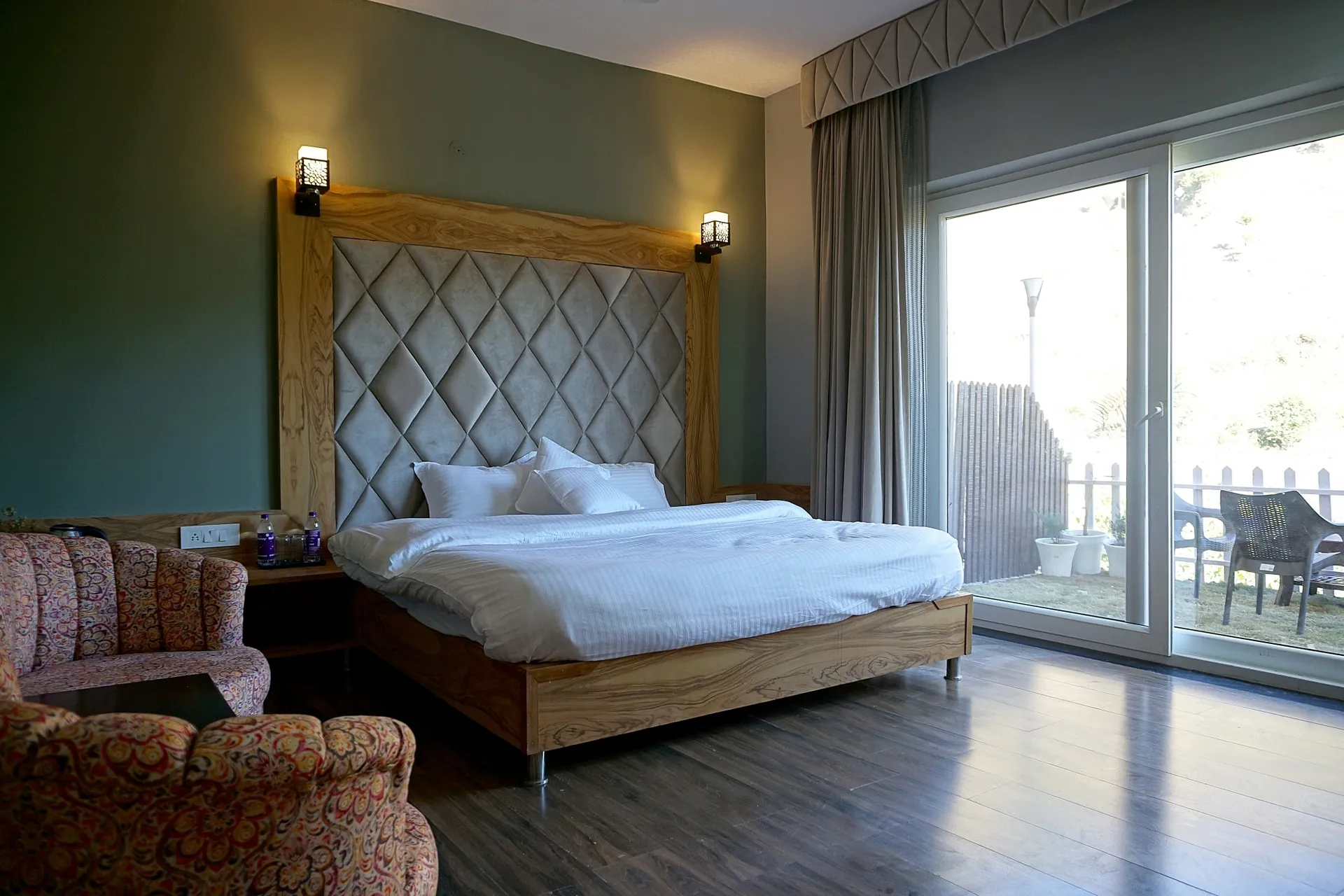 SL Manor Resort by Lawrence Hotels Room