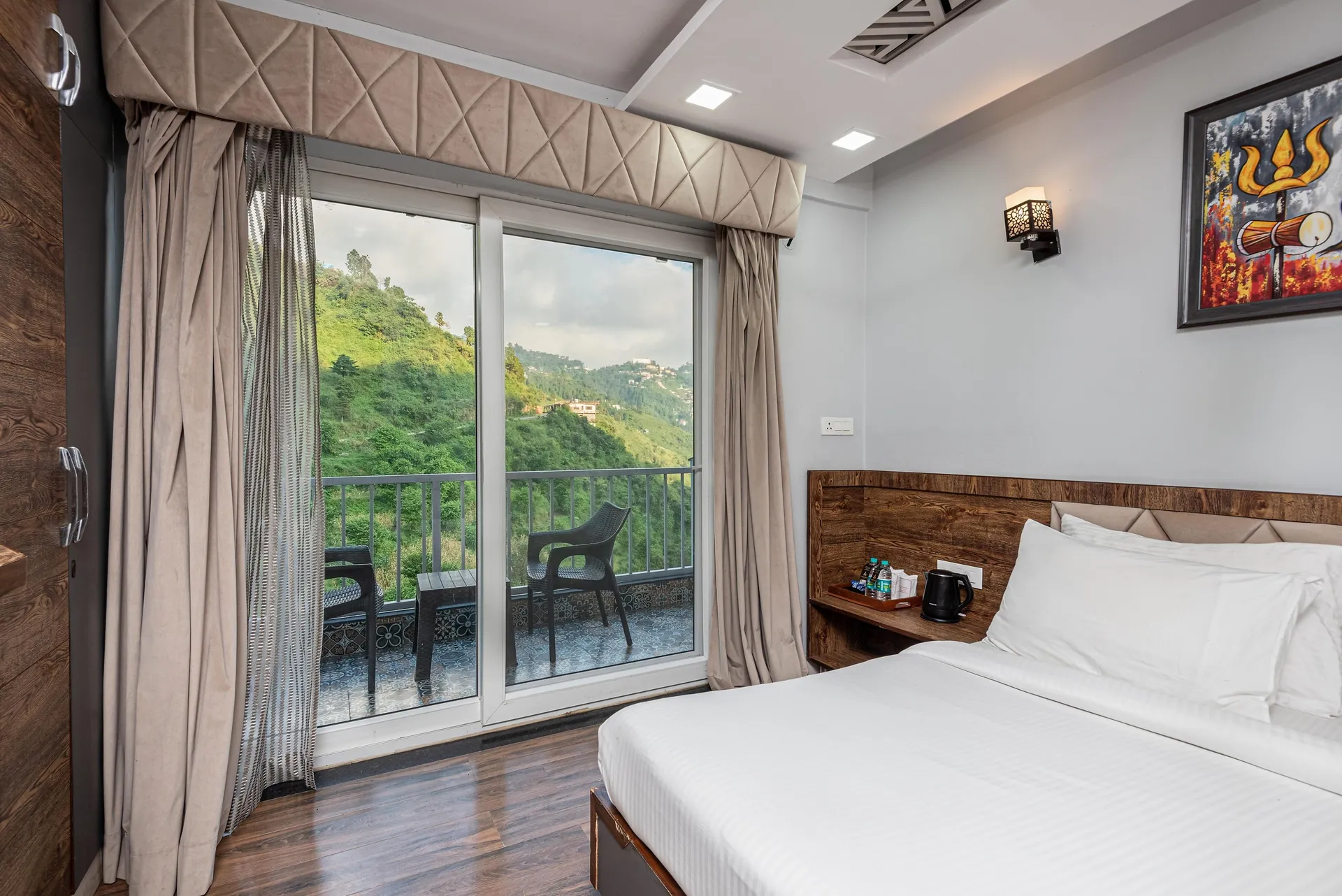 SL Manor Resort by Lawrence Hotels Room