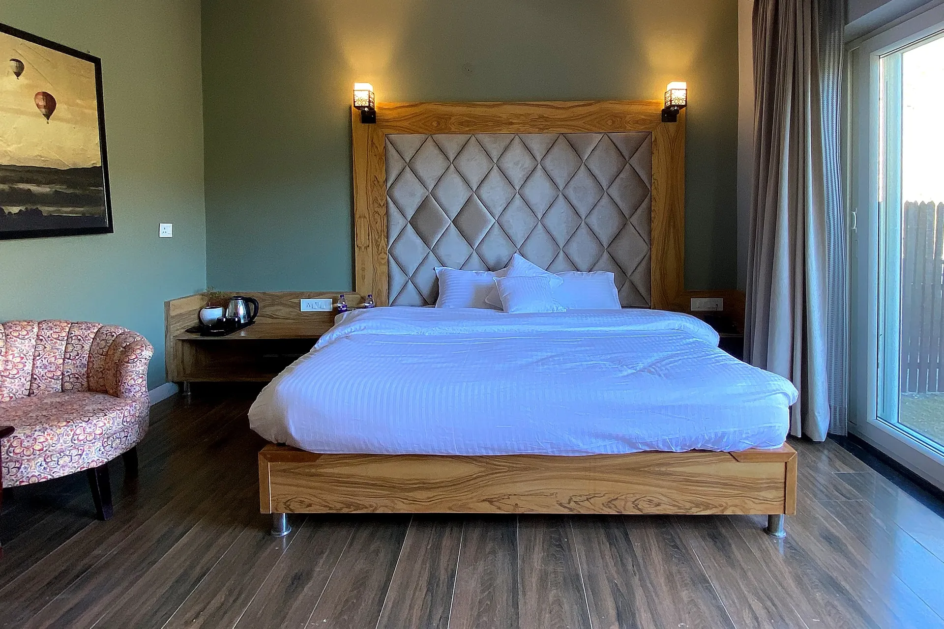 SL Manor Resort by Lawrence Hotels Room