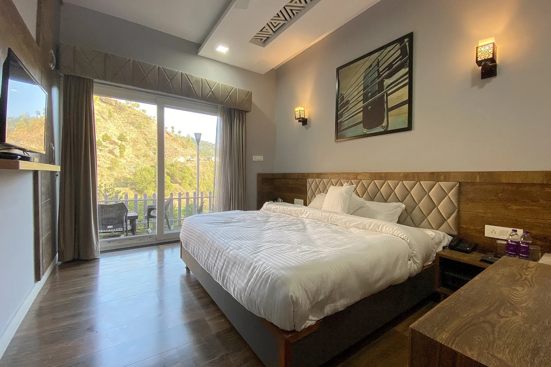 SL Manor Resort by Lawrence Hotels Room