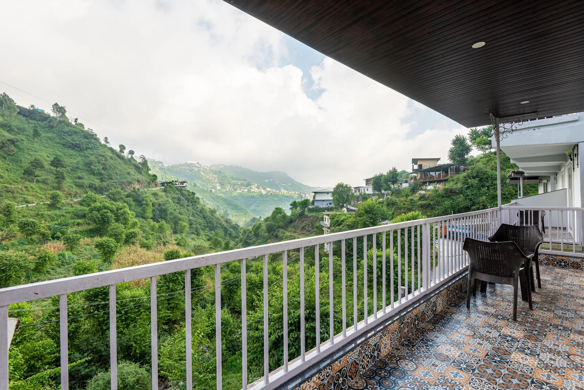SL Manor Resort by Lawrence Hotels Room
