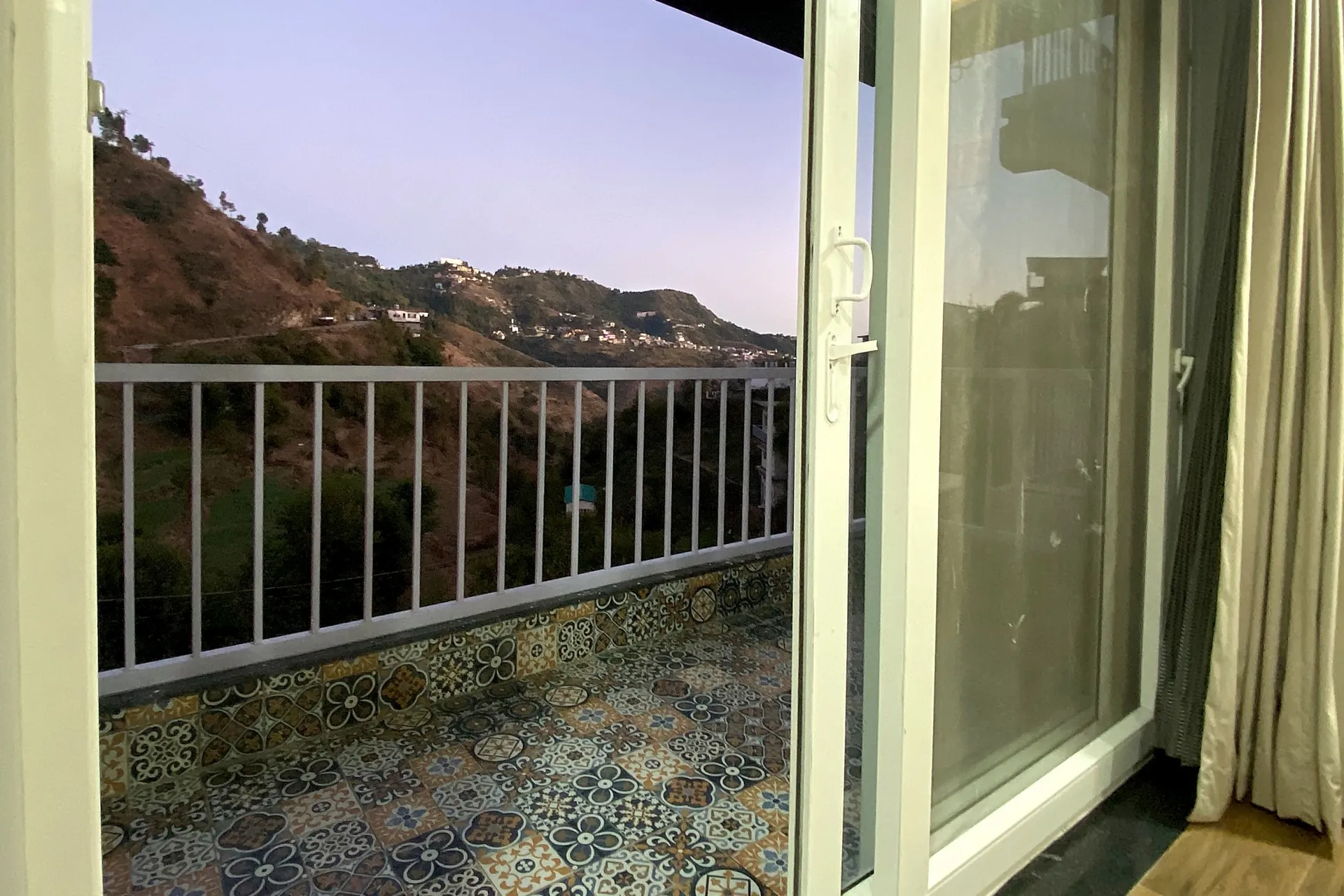SL Manor Resort by Lawrence Hotels Room