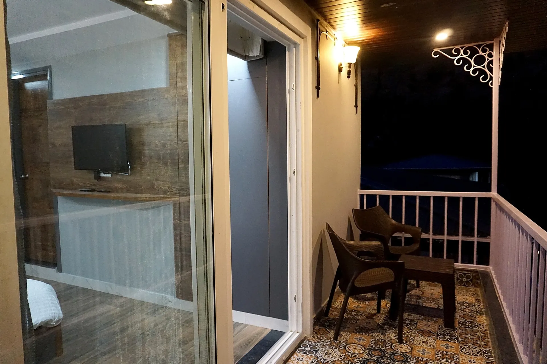 SL Manor Resort by Lawrence Hotels Room