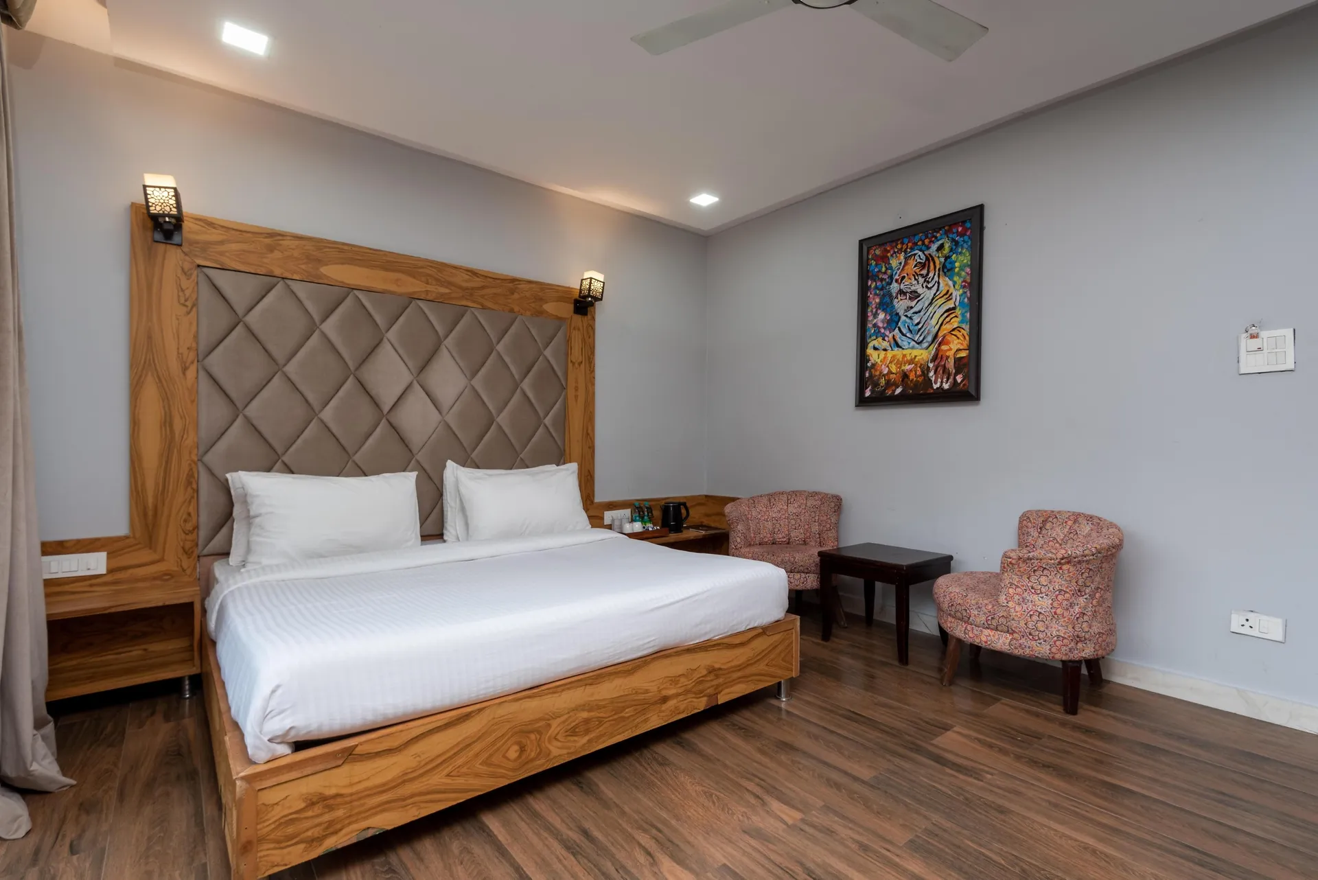 SL Manor Resort by Lawrence Hotels Room