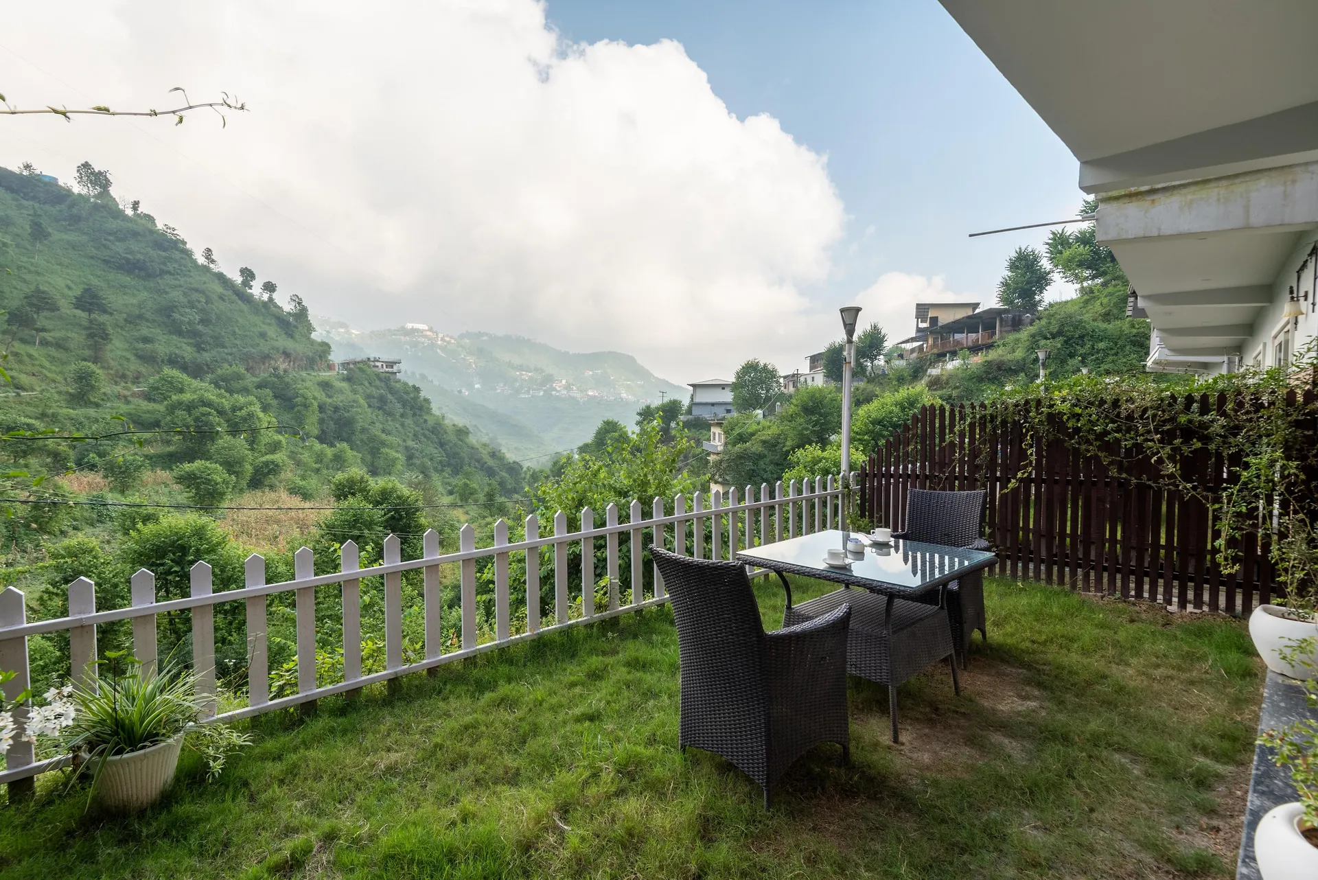 SL Manor Resort by Lawrence Hotels Room