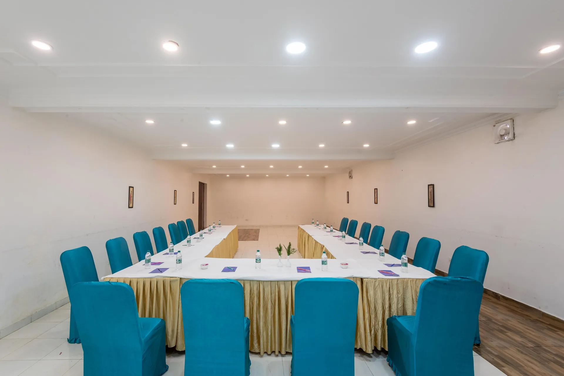 The Solitaire Resort by Lawrence Hotels Conference Room