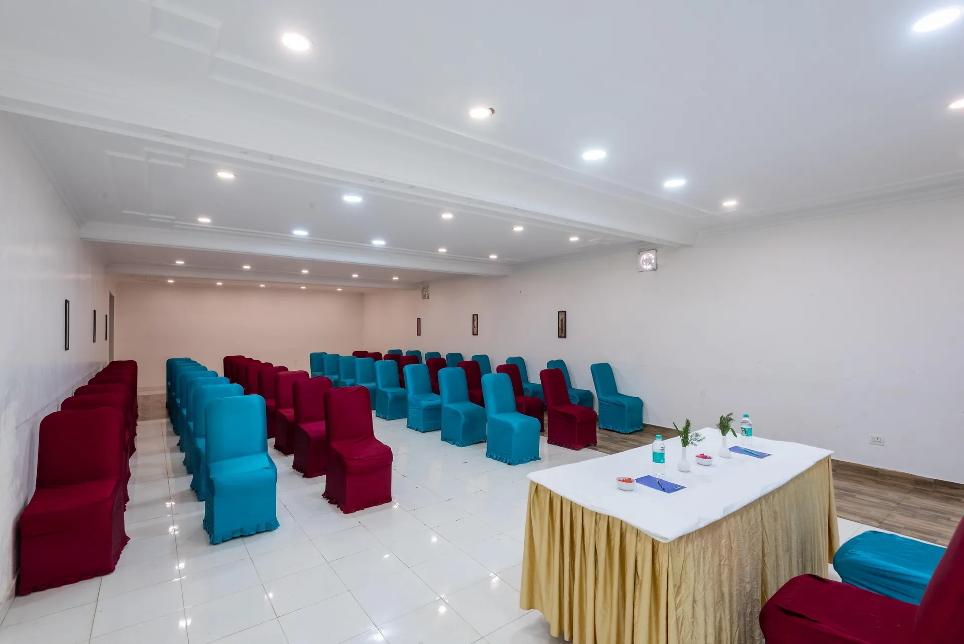 The Solitaire Resort by Lawrence Hotels Conference Room