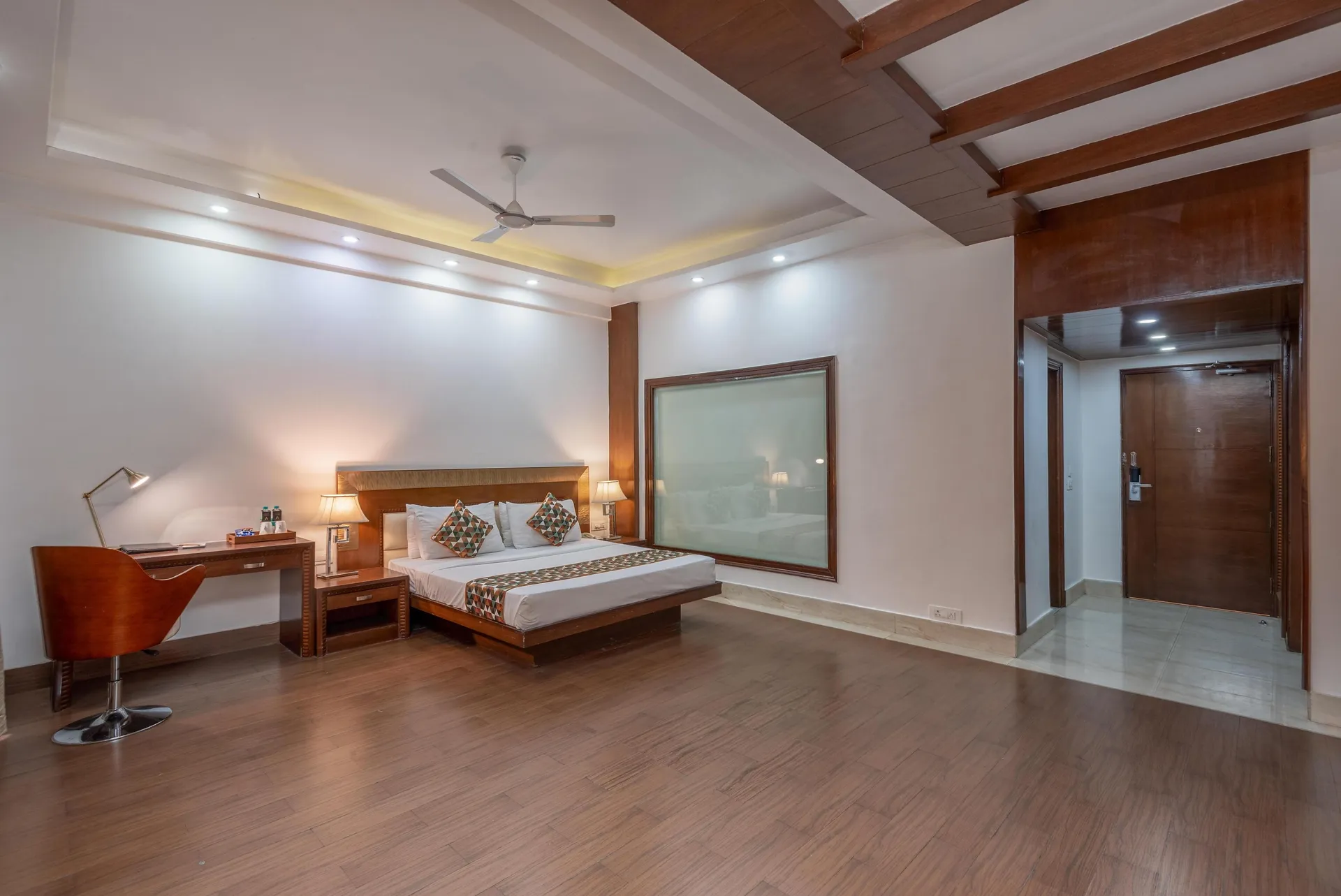 The Solitaire Resort by Lawrence Hotels Room