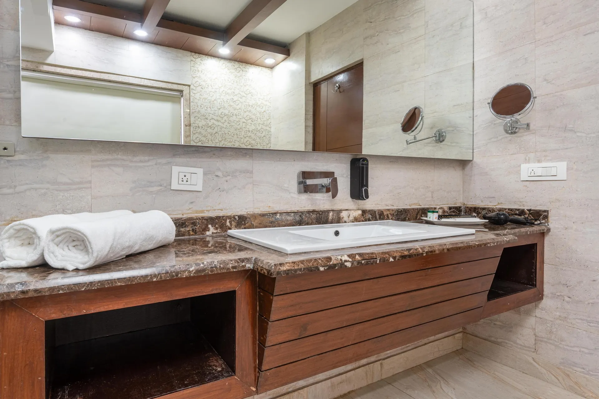 The Solitaire Resort by Lawrence Hotels Room