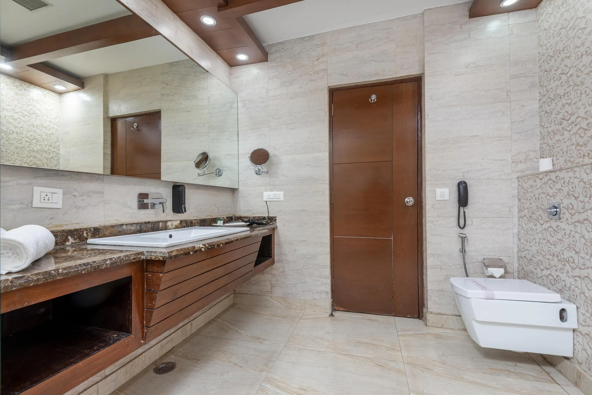 The Solitaire Resort by Lawrence Hotels Room