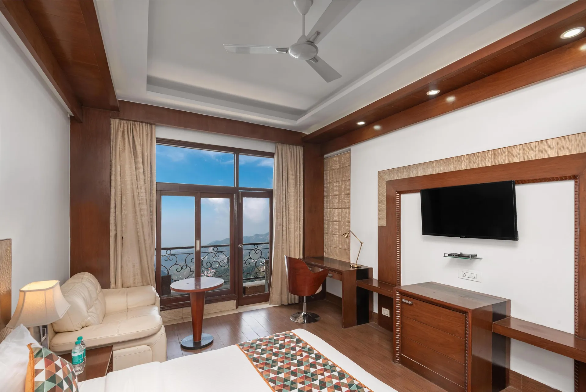 The Solitaire Resort by Lawrence Hotels Room