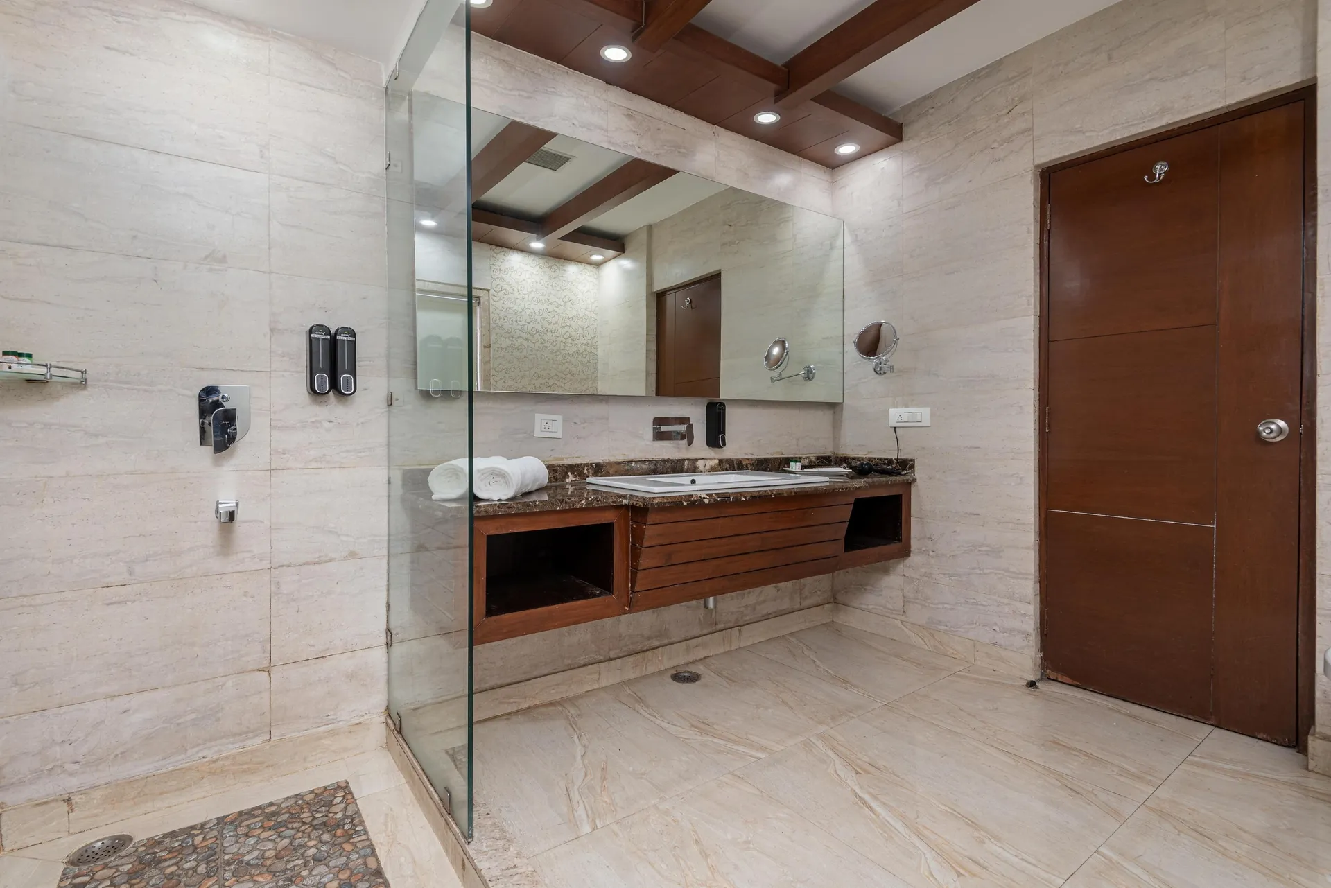The Solitaire Resort by Lawrence Hotels Room