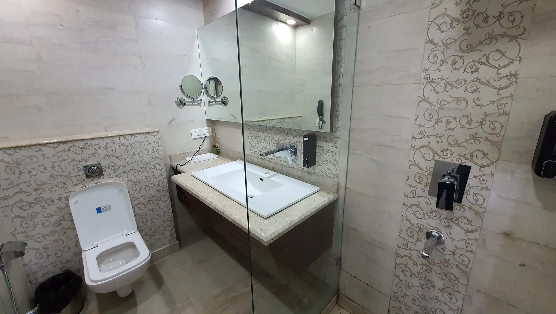 The Solitaire Resort by Lawrence Hotels Washroom