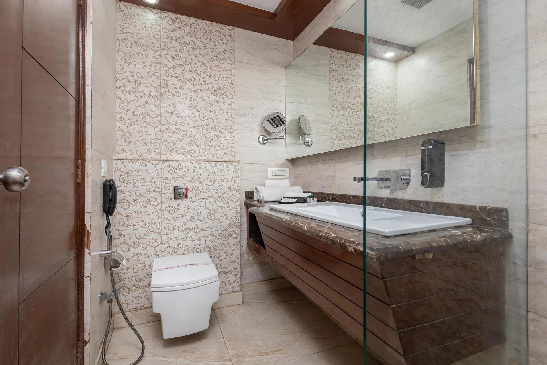 The Solitaire Resort by Lawrence Hotels Washroom