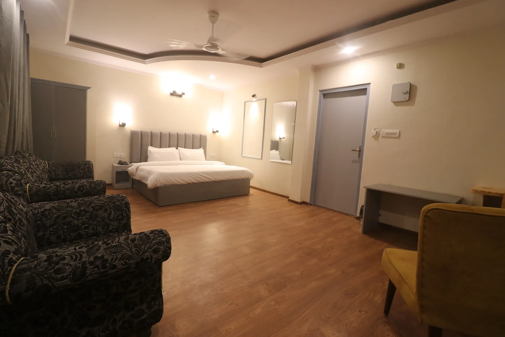 Aamod Feather Touch Room