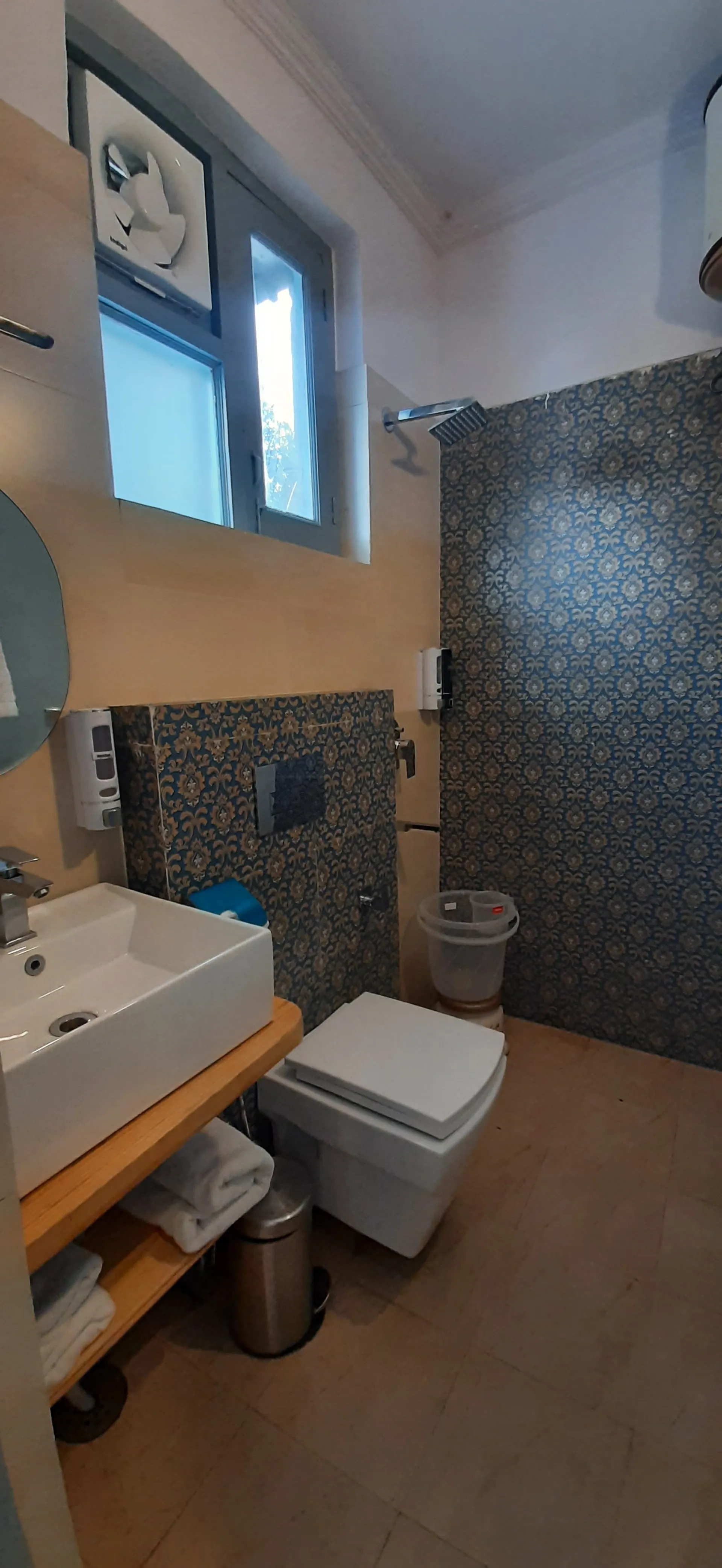 Aamod Feather Touch Room
