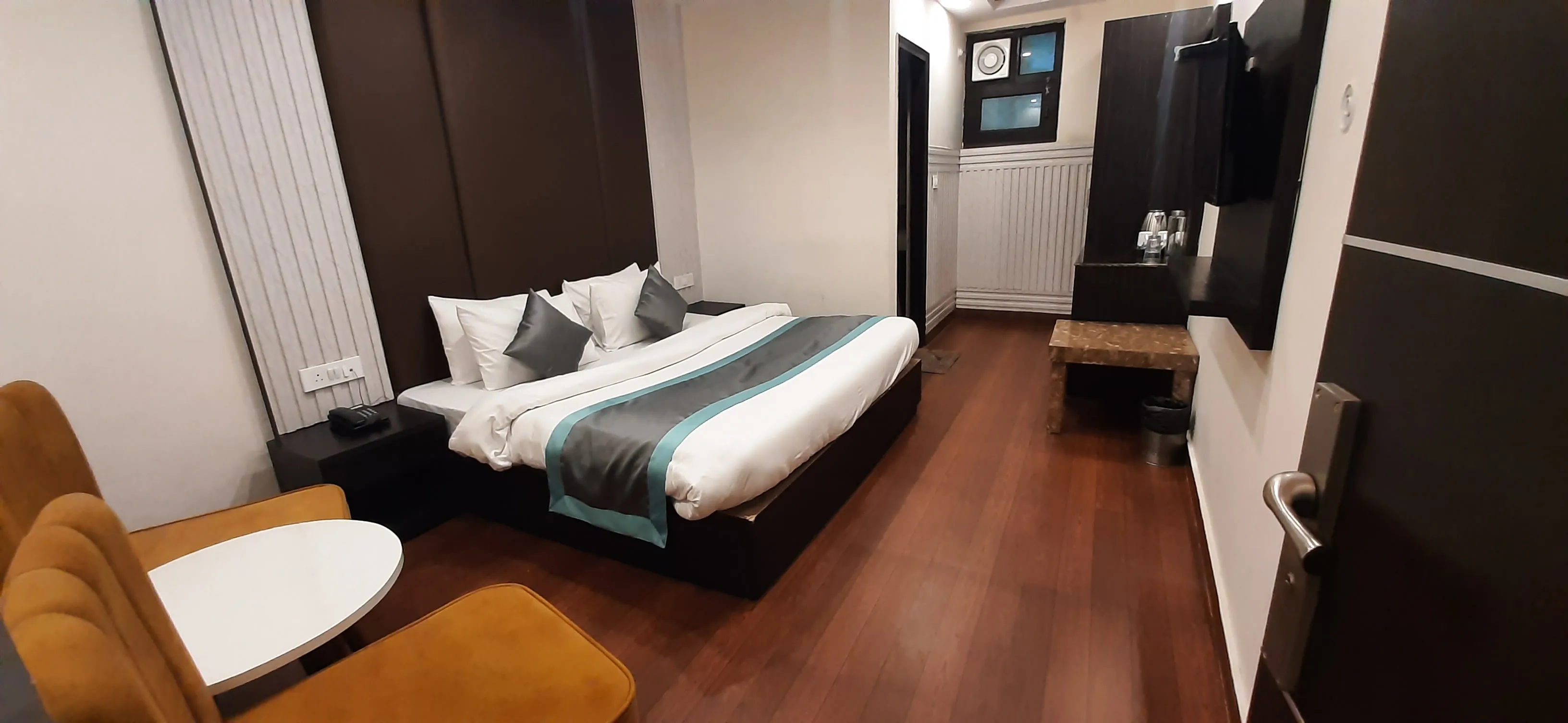 Aamod Feather Touch Room