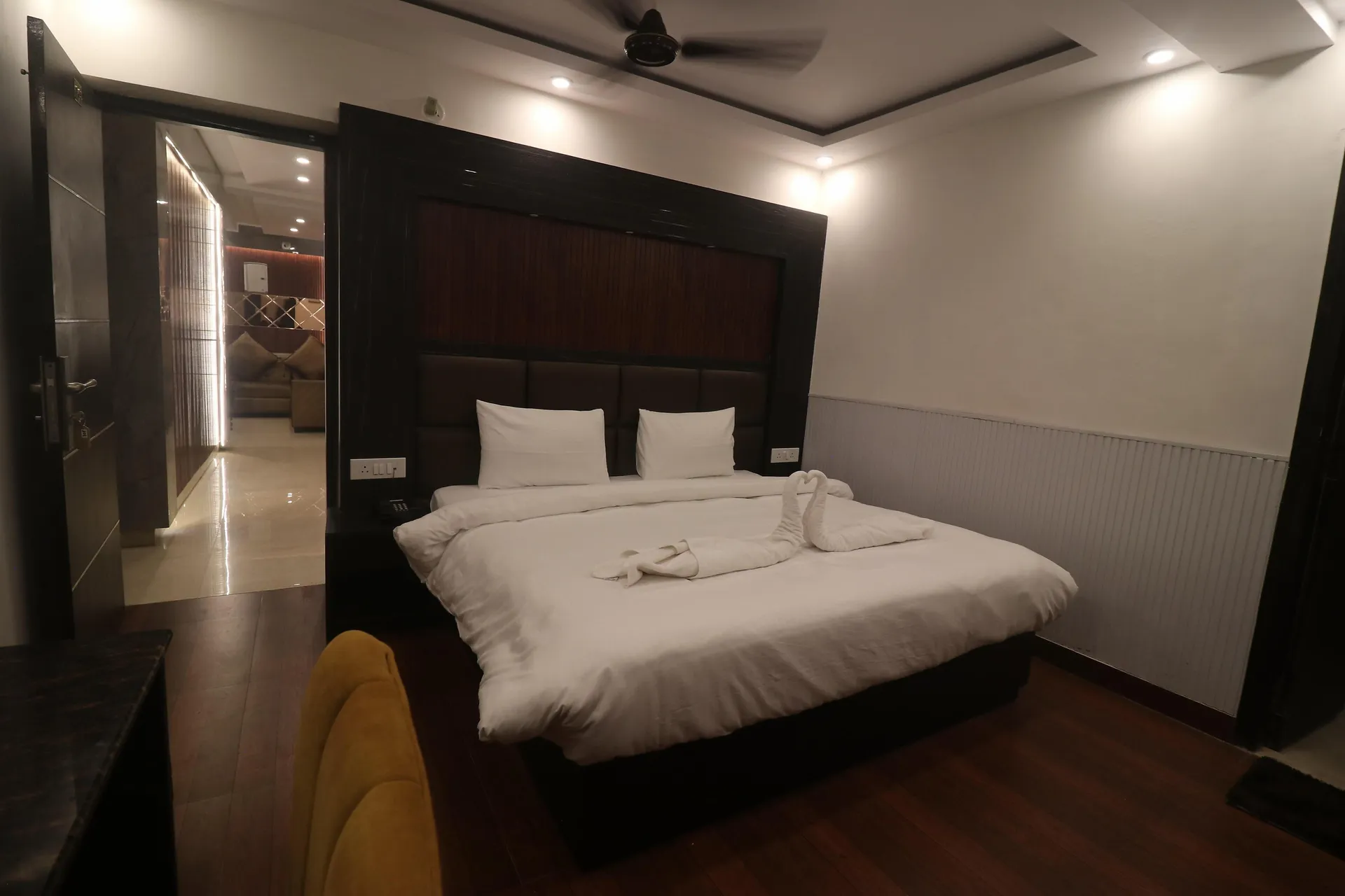 Aamod Feather Touch Room