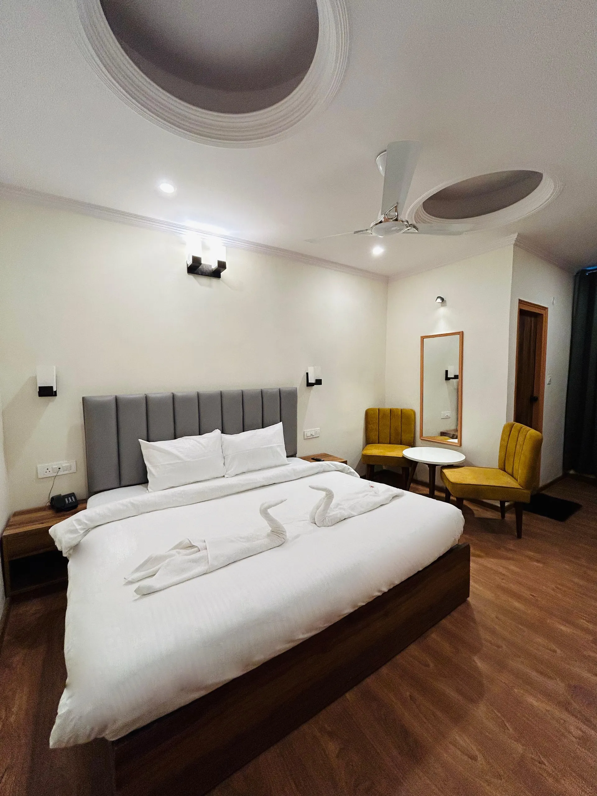 Aamod Feather Touch Room