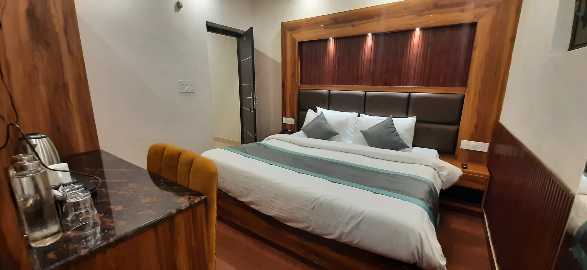 Aamod Feather Touch Room