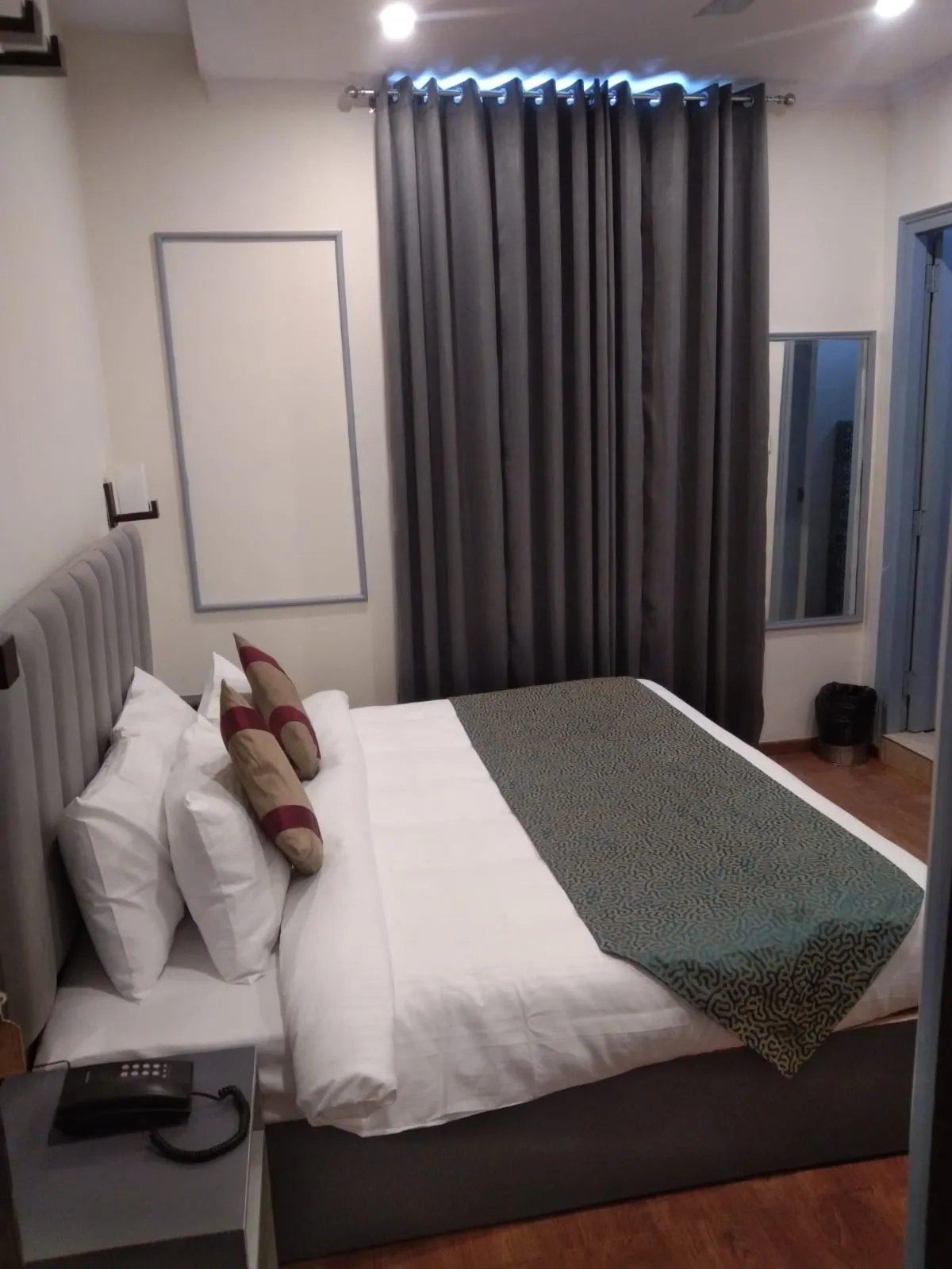 Aamod Feather Touch Room