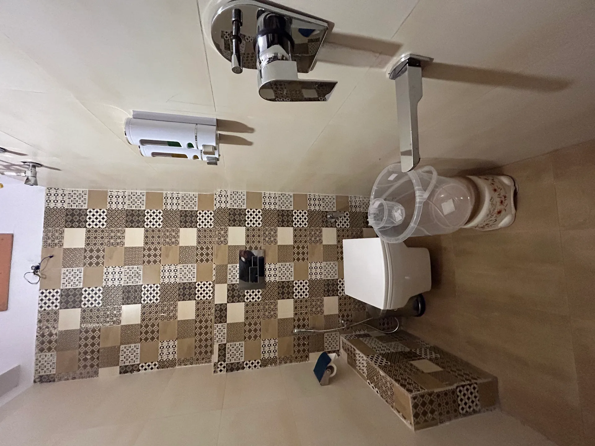 Aamod Feather Touch Room