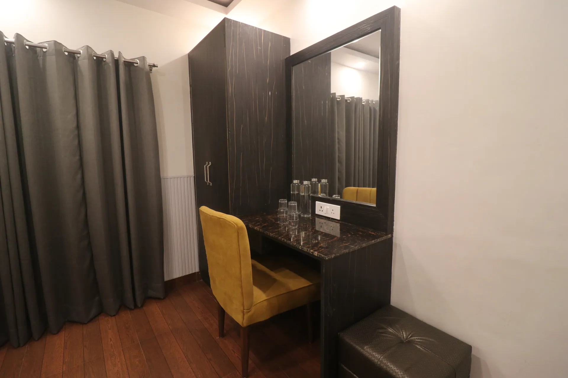 Aamod Feather Touch Room