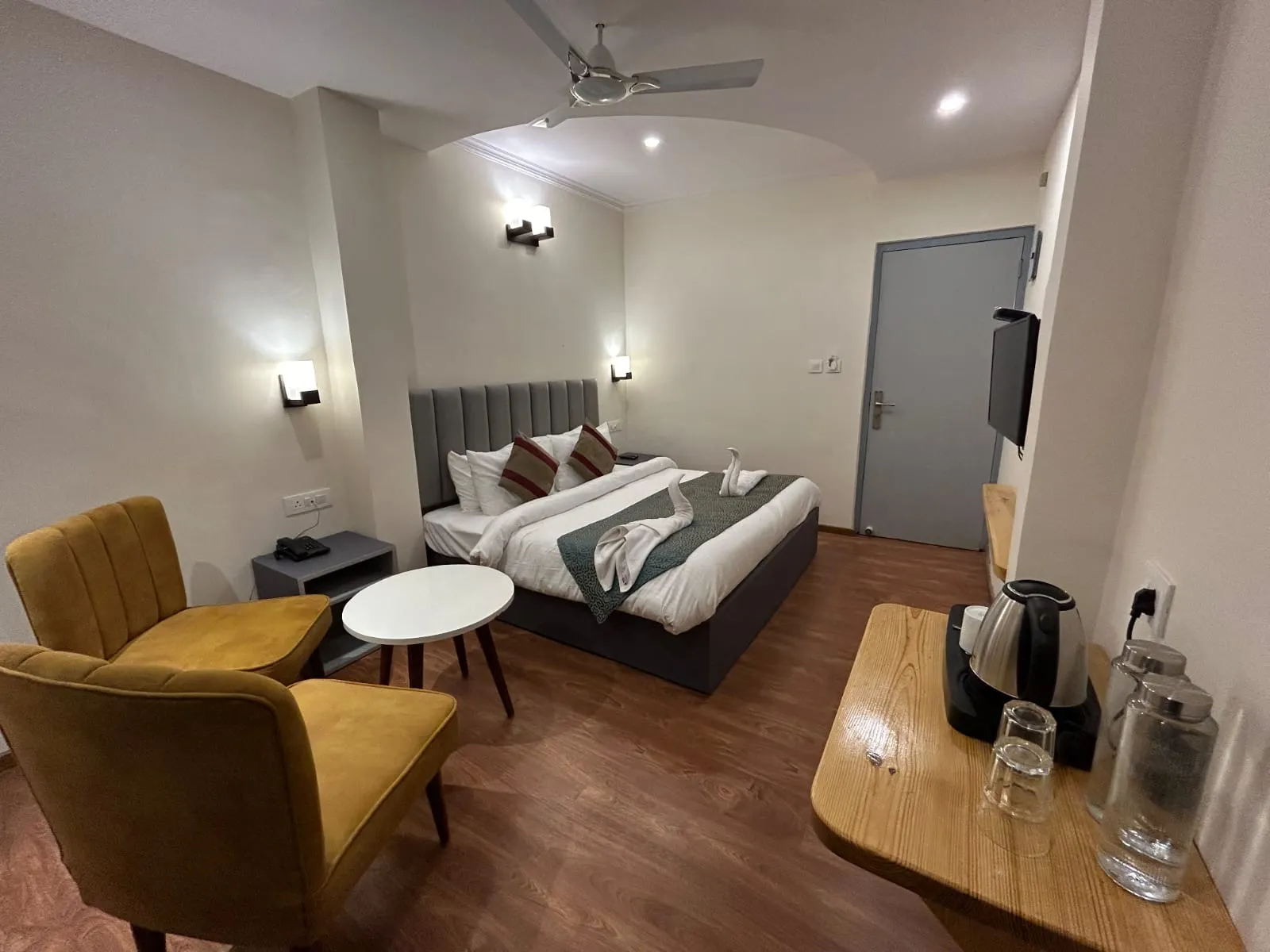 Aamod Feather Touch Room