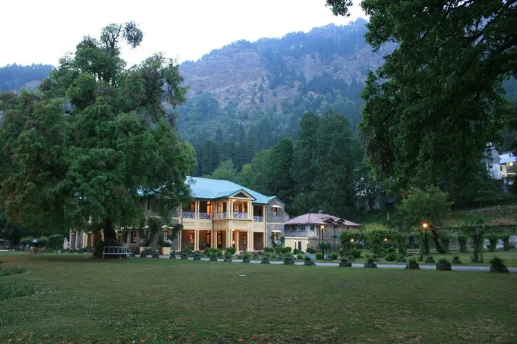 Balrampur House  Outdoors