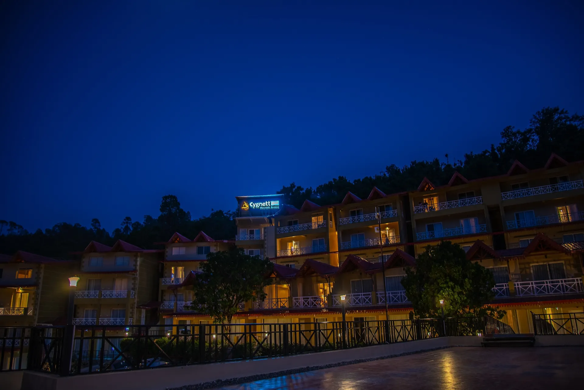 Cygnett Resort Mountain Breeze Outdoors