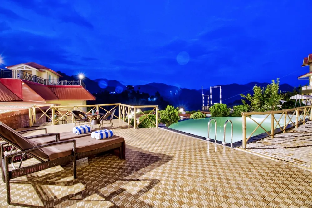 Cygnett Resort Mountain Breeze Outdoors