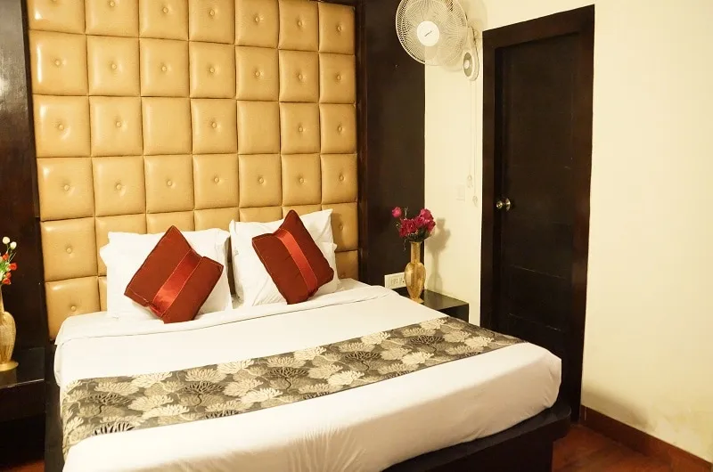 Dynasty Resort Room