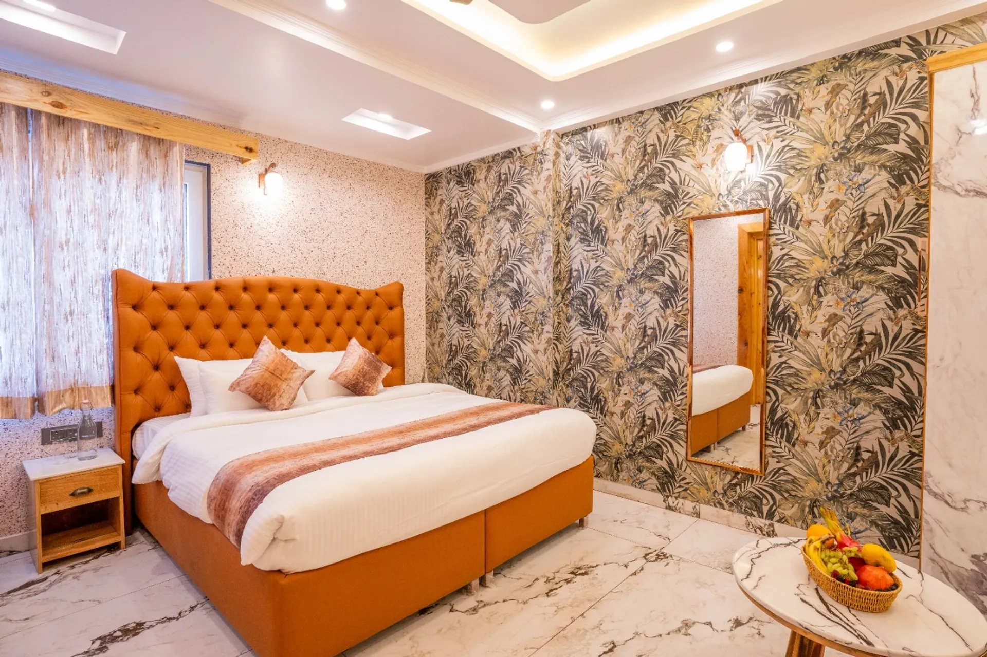 Golden Oak by The Lake Hill Room