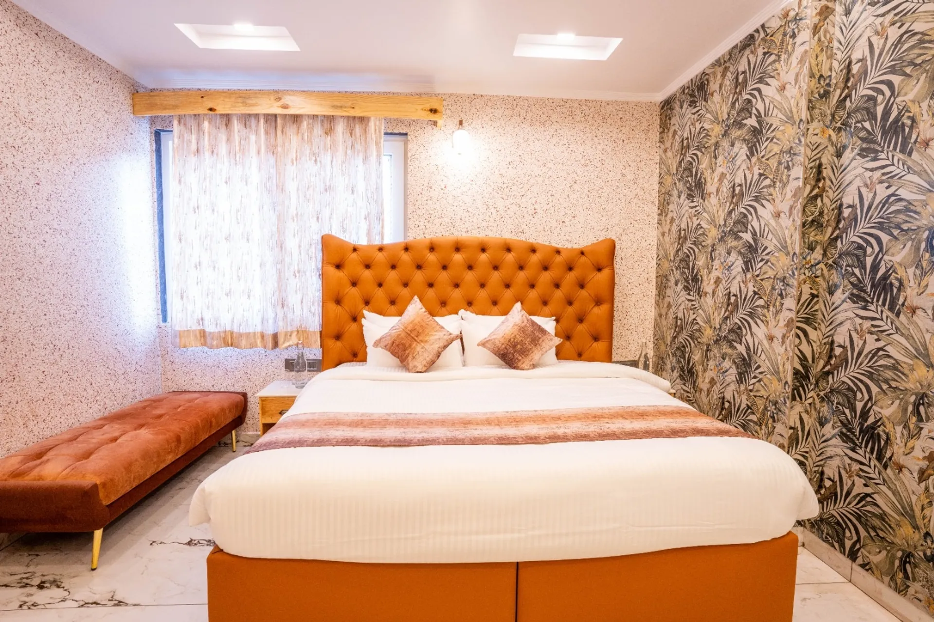 Golden Oak by The Lake Hill Room