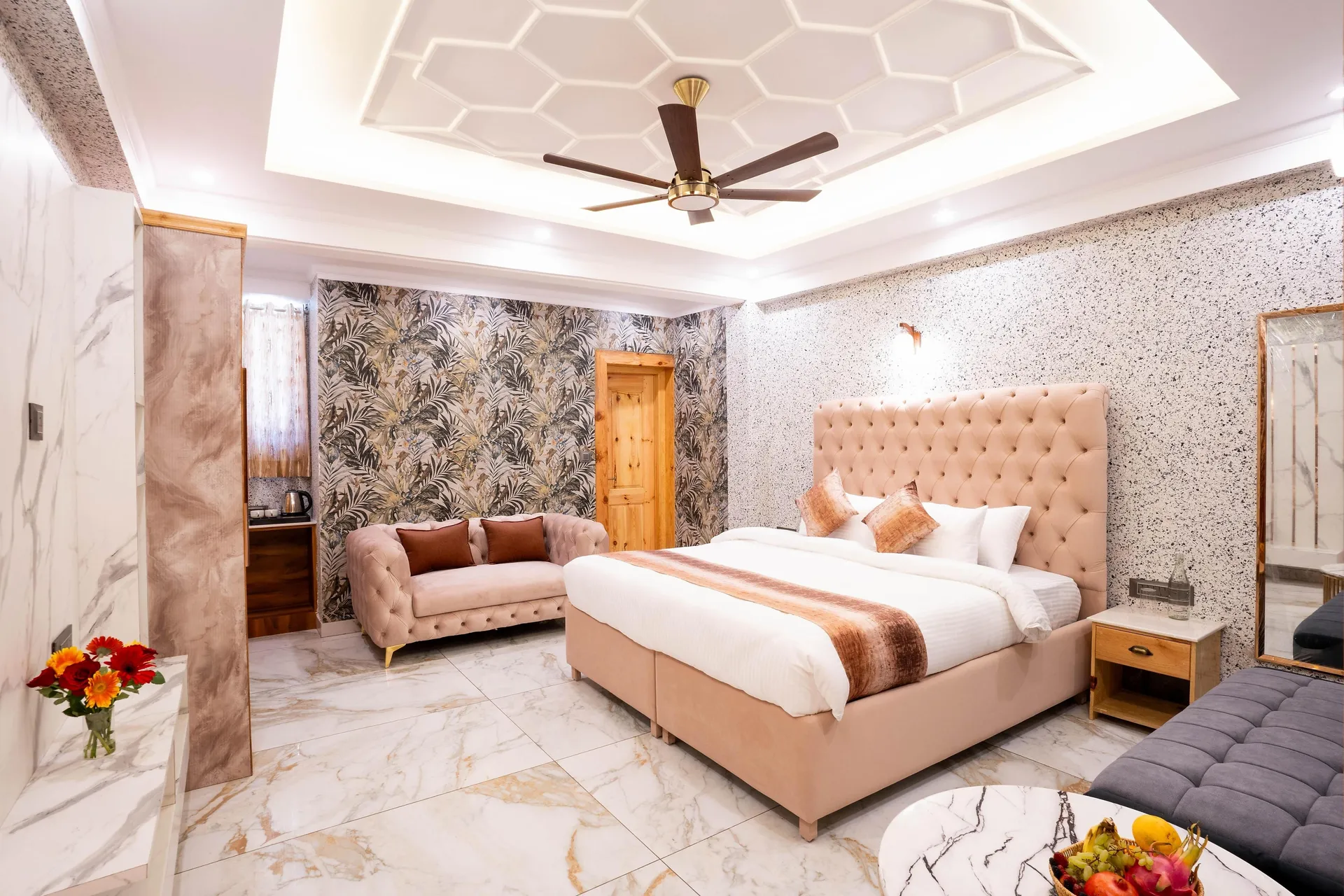 Golden Oak by The Lake Hill Room