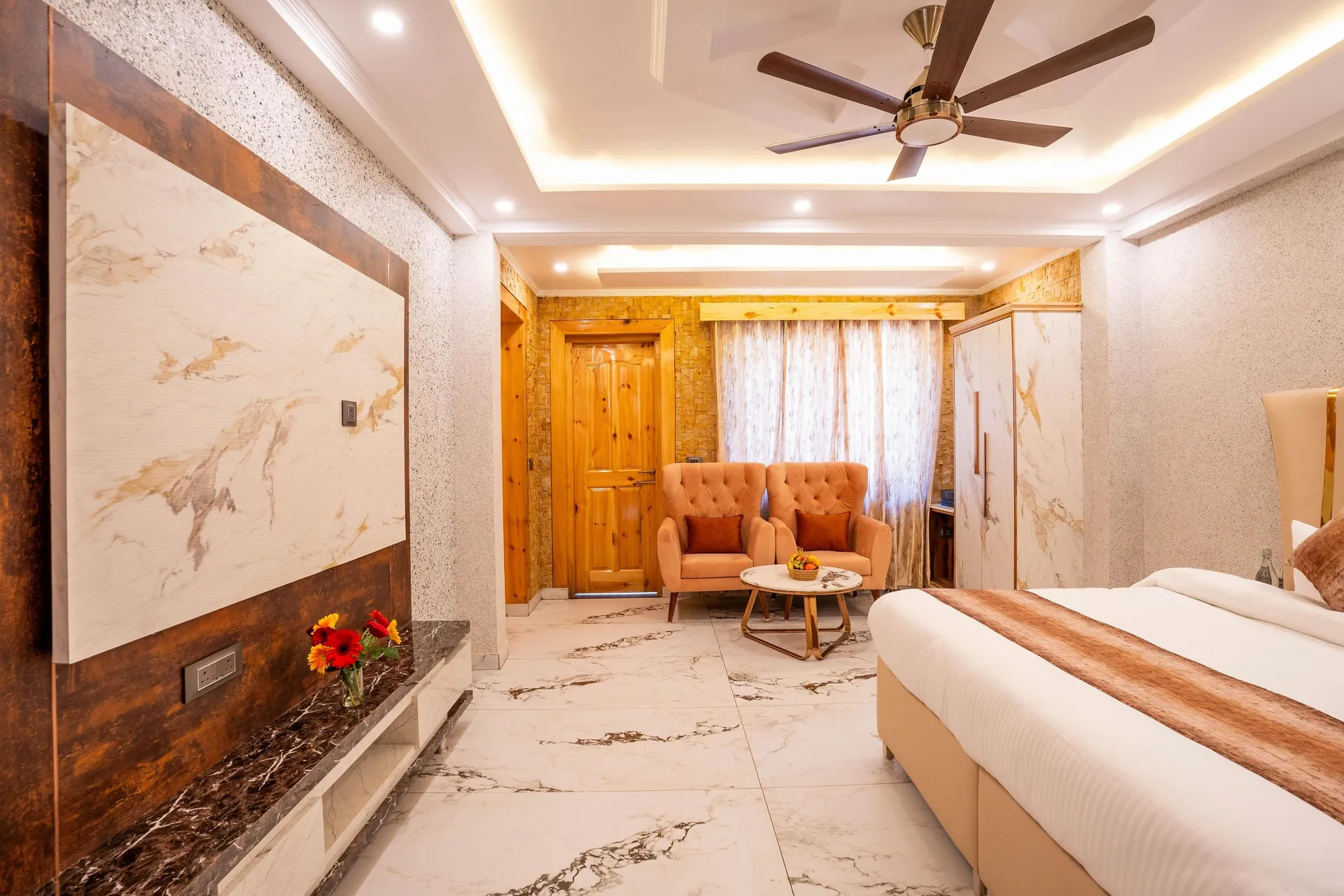 Golden Oak by The Lake Hill Room