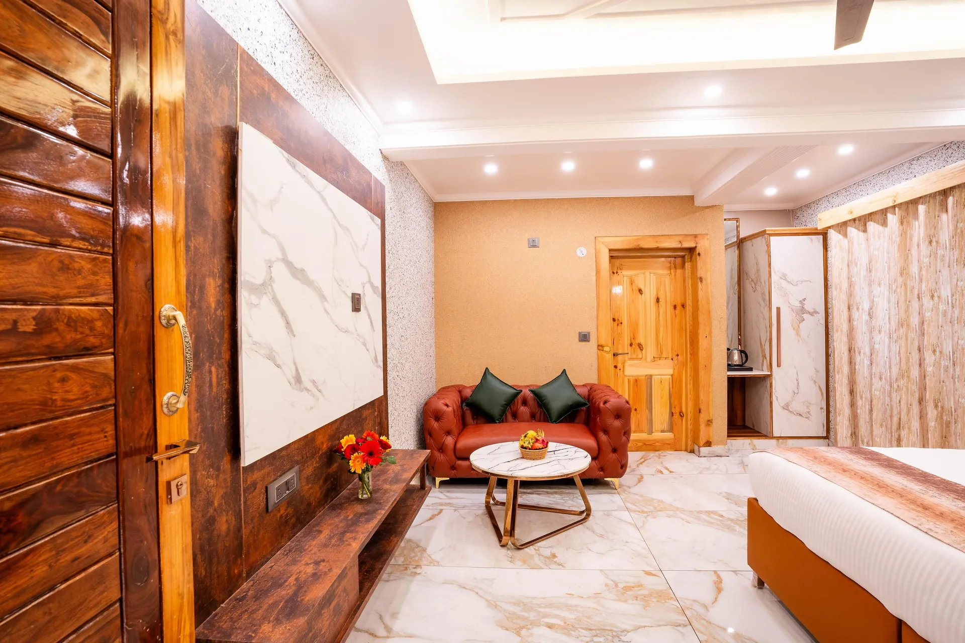 Golden Oak by The Lake Hill Room