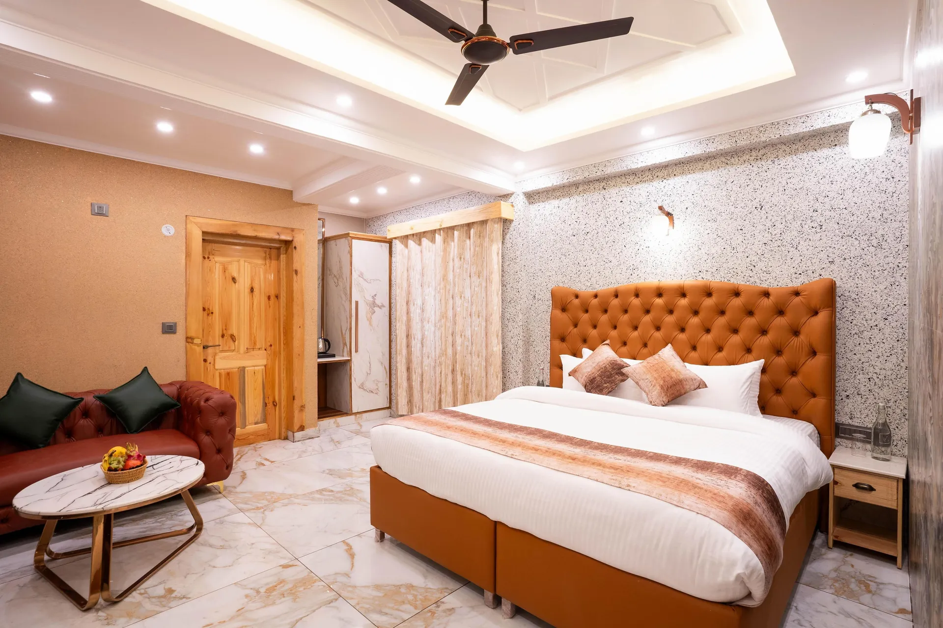 Golden Oak by The Lake Hill Room